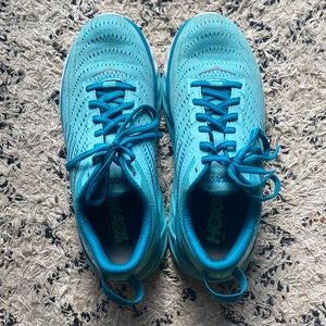 COPY - HOKA Arahi 4 Wide. Size 8